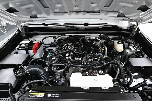 Used 2025 White Toyota SR5 image 37