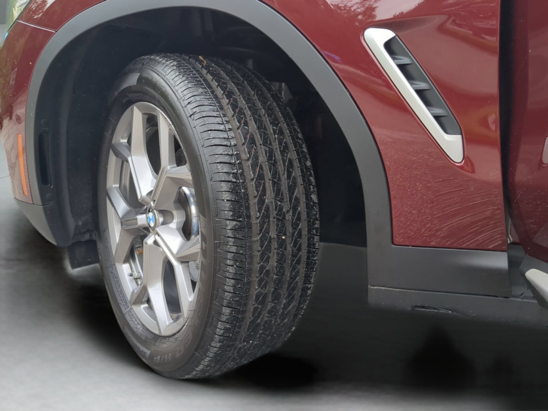 Used 2024 Aventurin Red Metallic BMW sDrive30i image 71