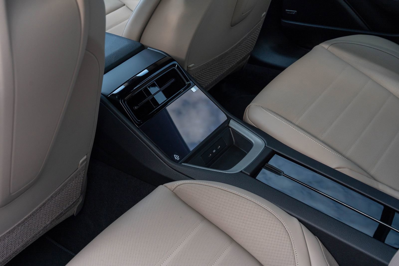 2026 Porsche Panamera Base - Photo 34