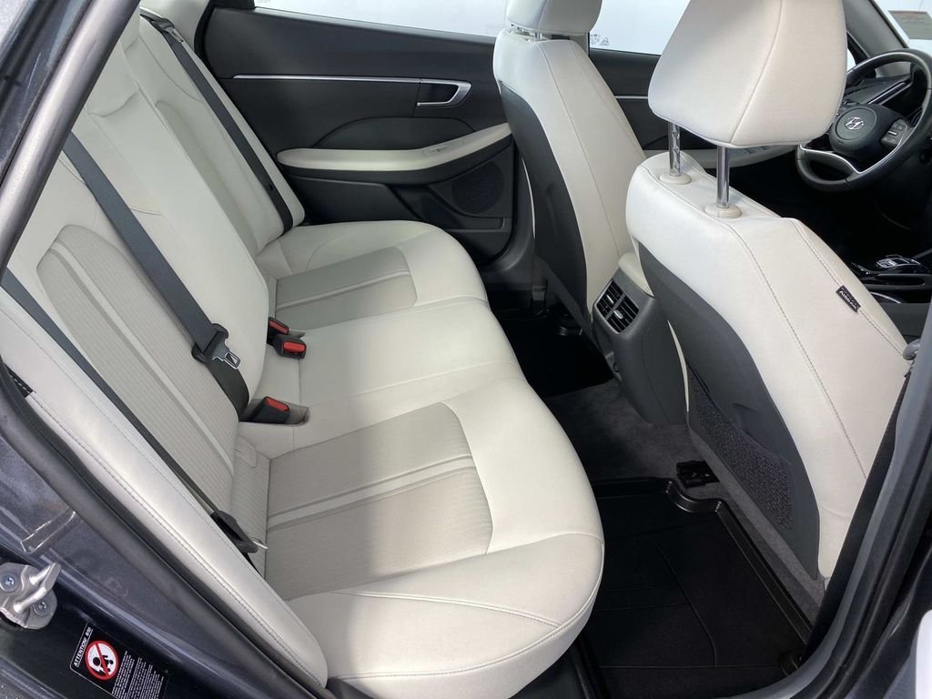 Used 2023 Gray Hyundai SEL image 12