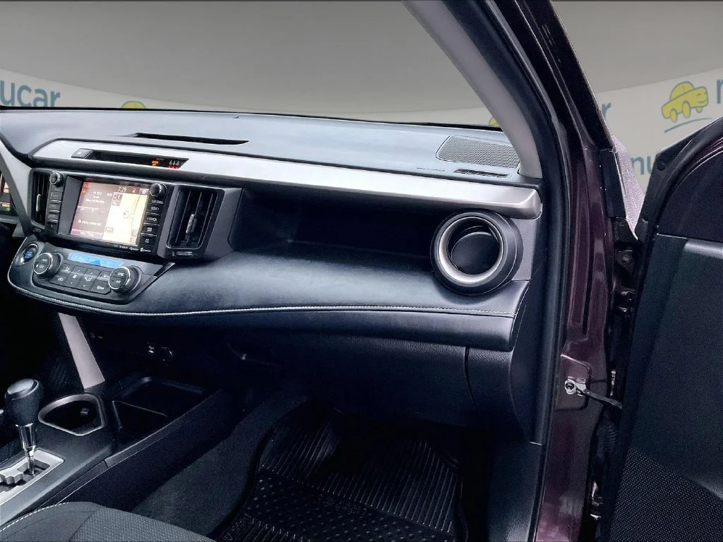 Used 2018 Black Currant Toyota XLE image 11