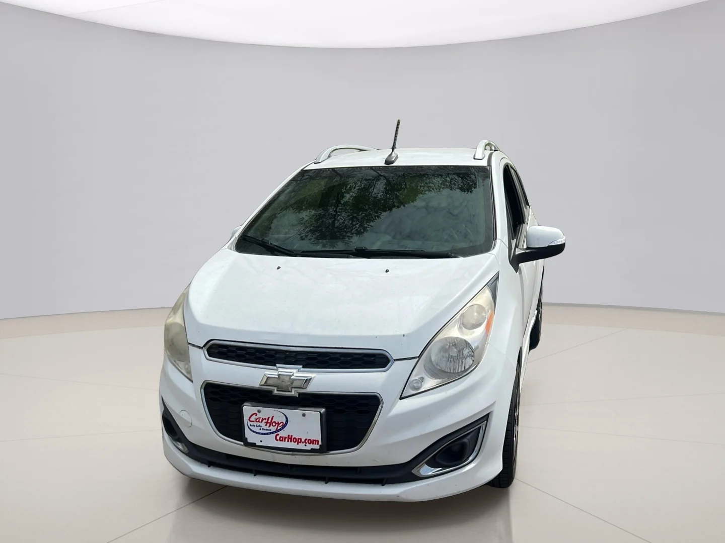 Used 2014 White Chevrolet  image 9