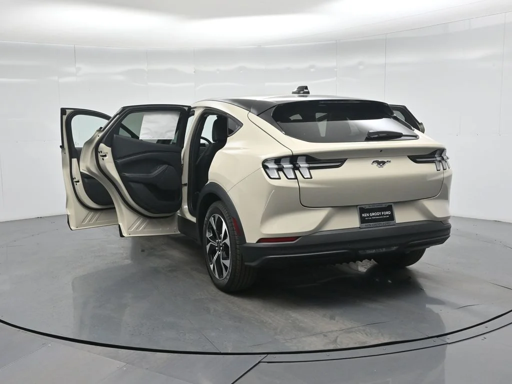 New 2026 Desert Sand Ford Select image 31
