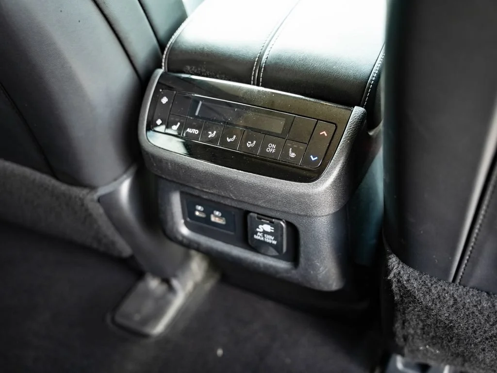 Used 2023 Moonbow Blue INFINITI Sensory image 37