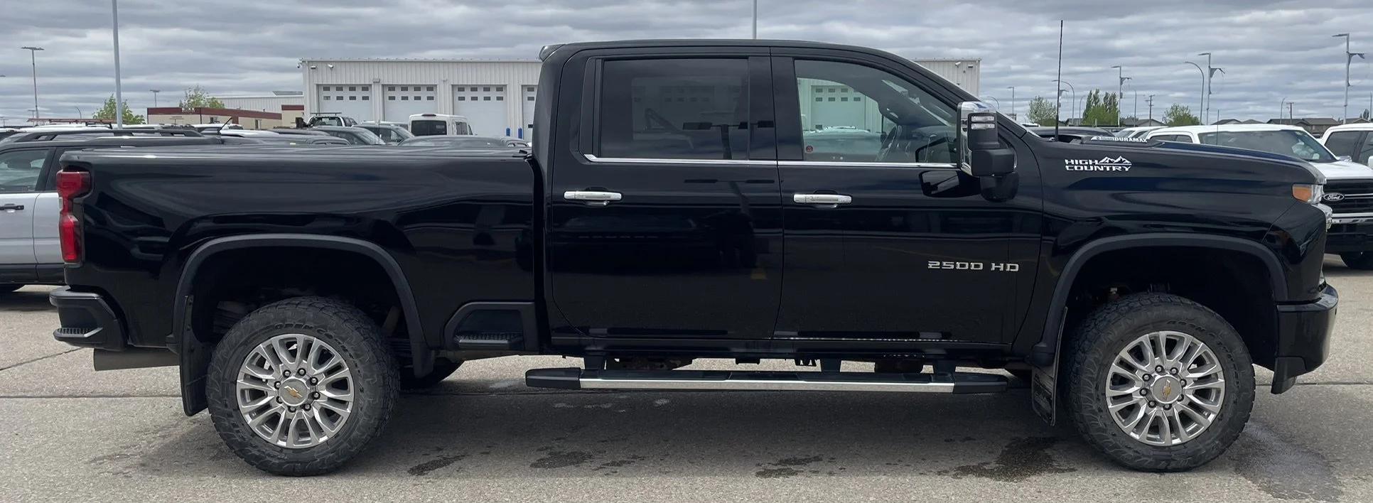 Used 2021 Black Chevrolet Crew Cab  HIGH COUNTRY image 6