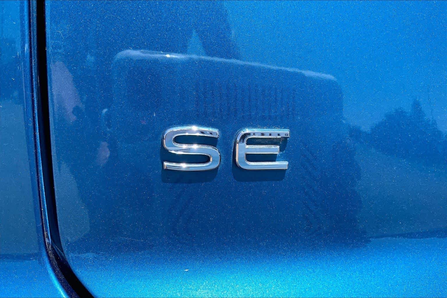Used 2024 KINGFISHER BLUE Volkswagen 2.0T SE w/Technology image 10