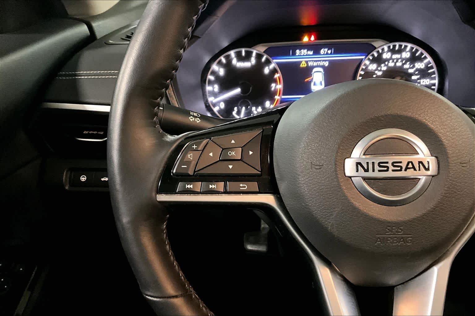 Used 2021 Super Black Nissan 2.5 SV image 19