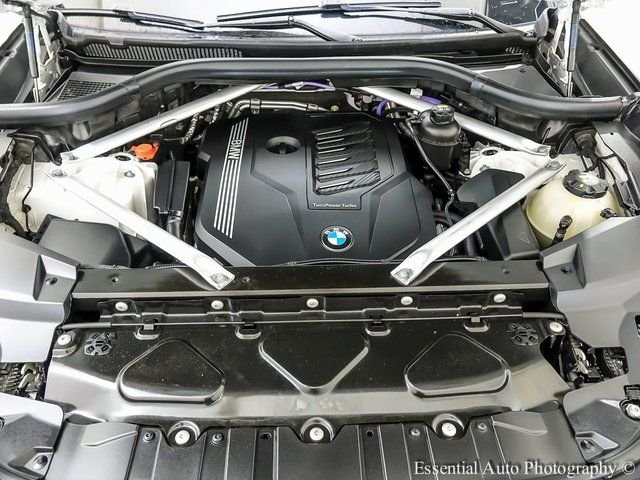 Used 2022 White BMW xDrive40i image 28