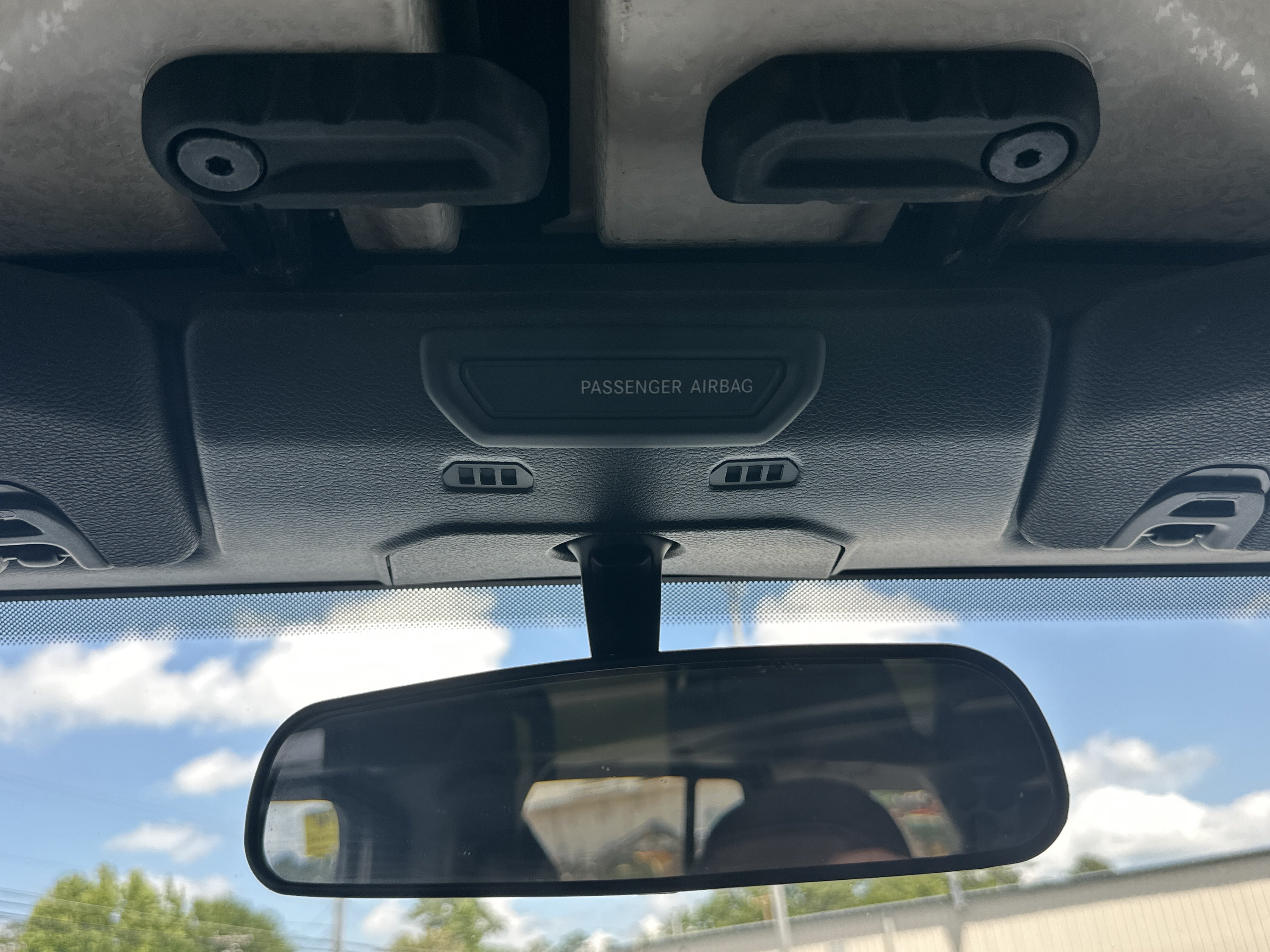 Used 2020 Granite Crystal Metallic Clearcoat Jeep Sport S image 23