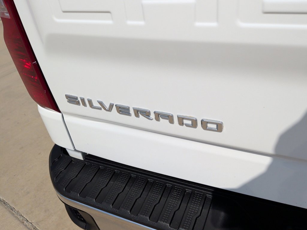 Used 2025 White Chevrolet LT image 40