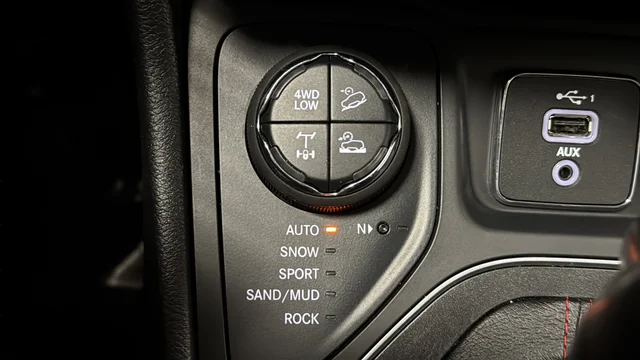 Used 2022 Bright White Clearcoat Jeep Trailhawk image 30