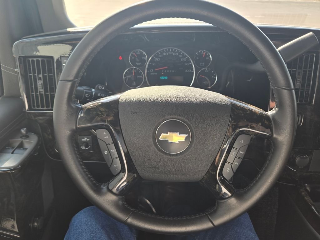 Used 2022 Black Chevrolet Explorer Limited SE image 19