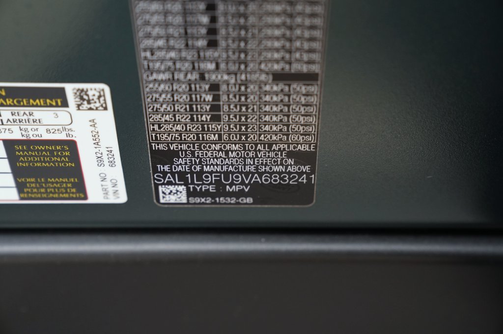 New 2027 Giola Green Land Rover Dynamic SE image 35