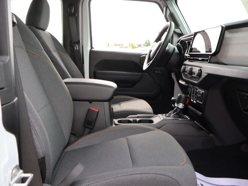 New 2026 Bright White Clear-Coat Exterior Paint Jeep Sport image 9
