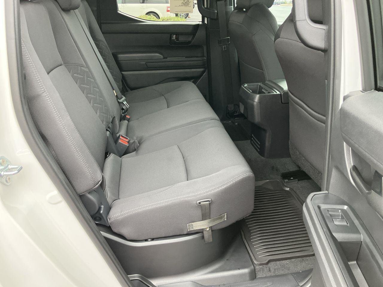 Used 2025 Ice Cap Toyota SR5 Double Cab image 11