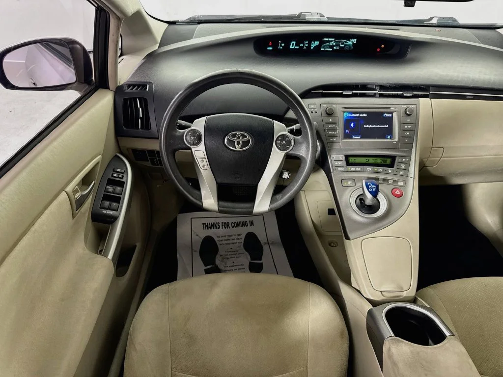 Used 2015 Blizzard Pearl Toyota Two image 26