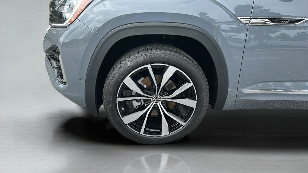 New 2026 Pure Gray Volkswagen 2.0T SEL Premium R-Line image 10