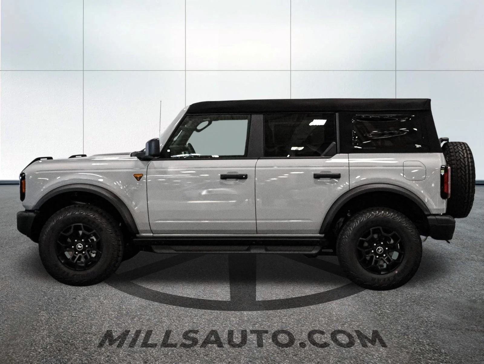New 2026 Avalanche Gray Ford Badlands® image 3