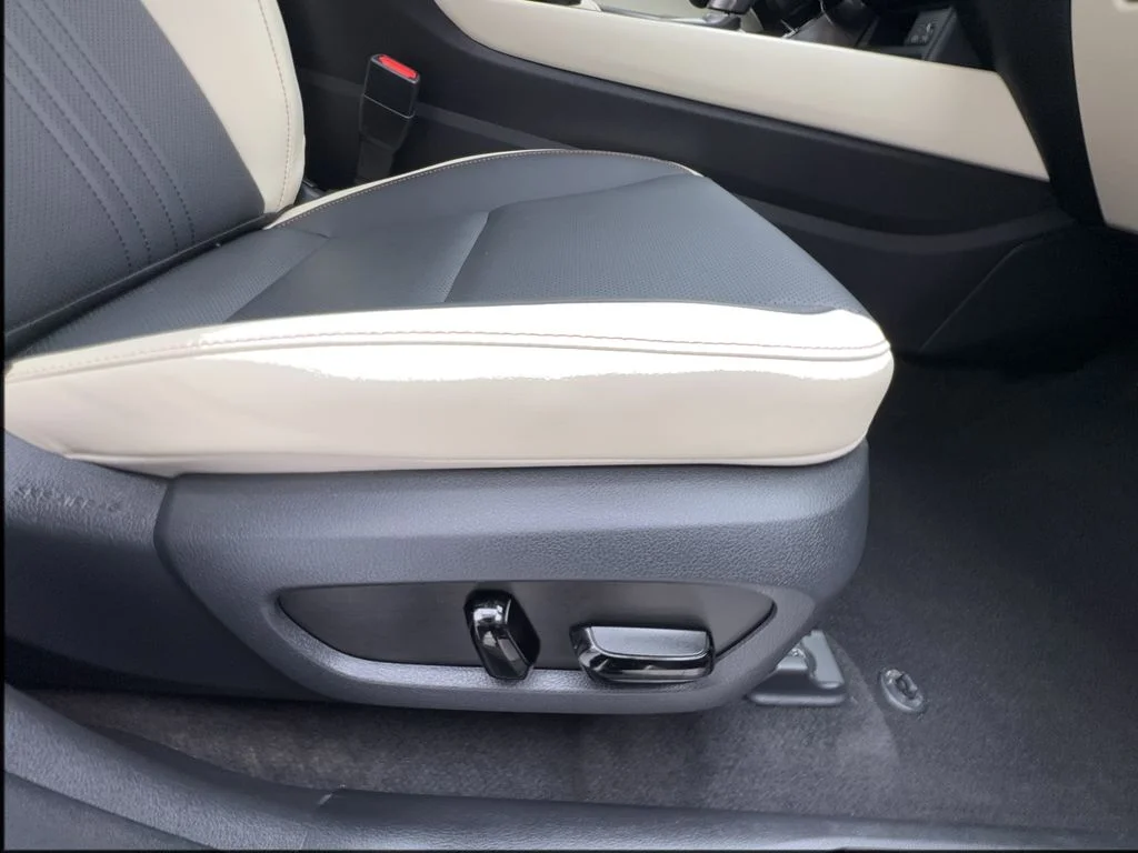 Used 2024 Silver Lexus 350 Base image 32
