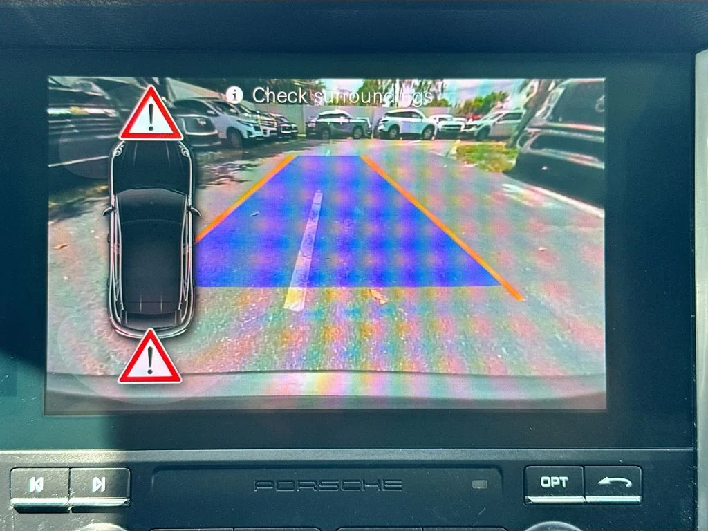 Used 2018  Porsche  image 14