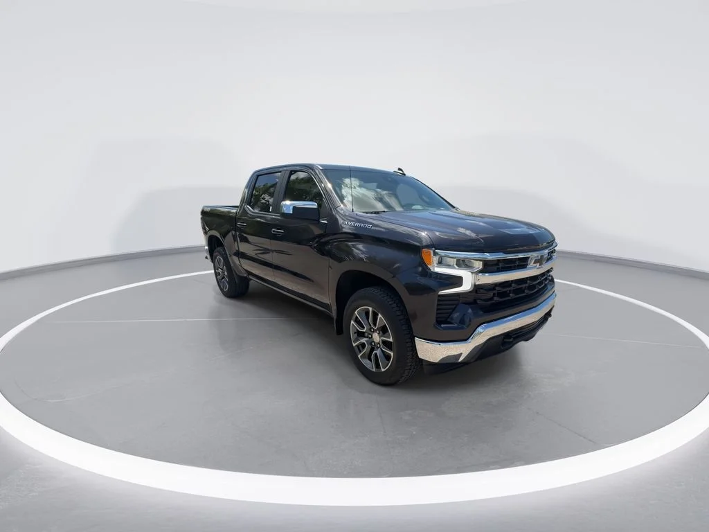 Used 2023 Gray Chevrolet LT image 3