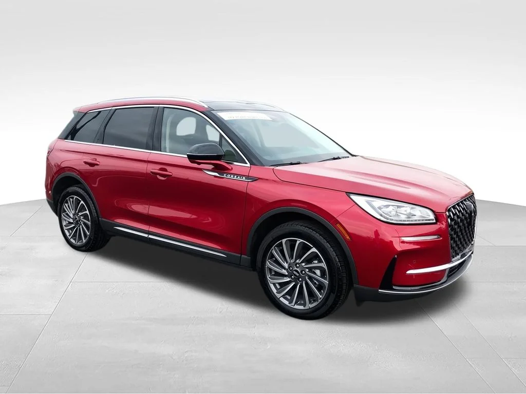 Used 2024 Red Lincoln Reserve image 3