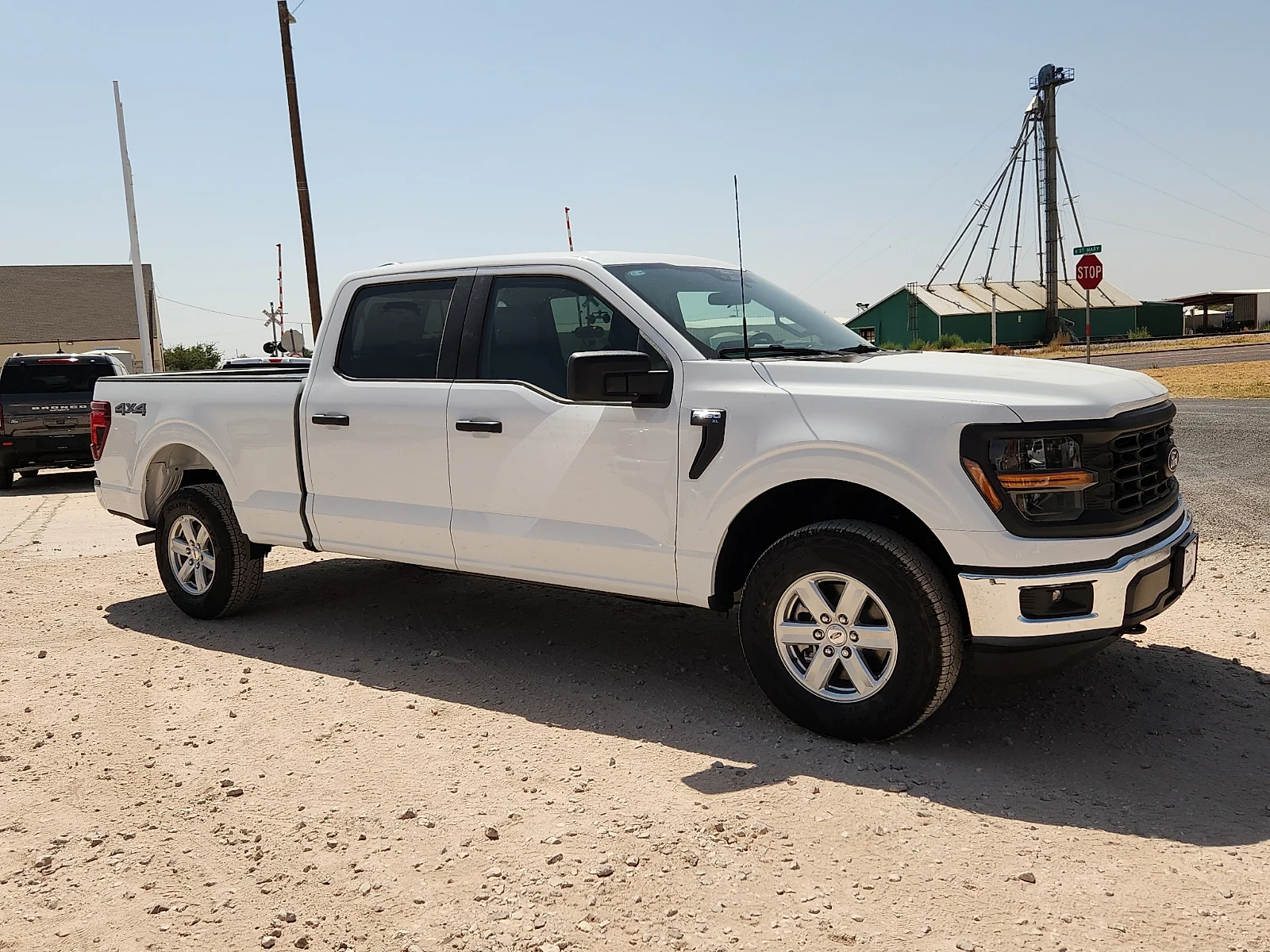 New 2026 Oxford White Ford XL image 8