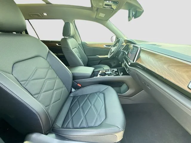 2026 Volkswagen Atlas SE w/Tech - Photo 23
