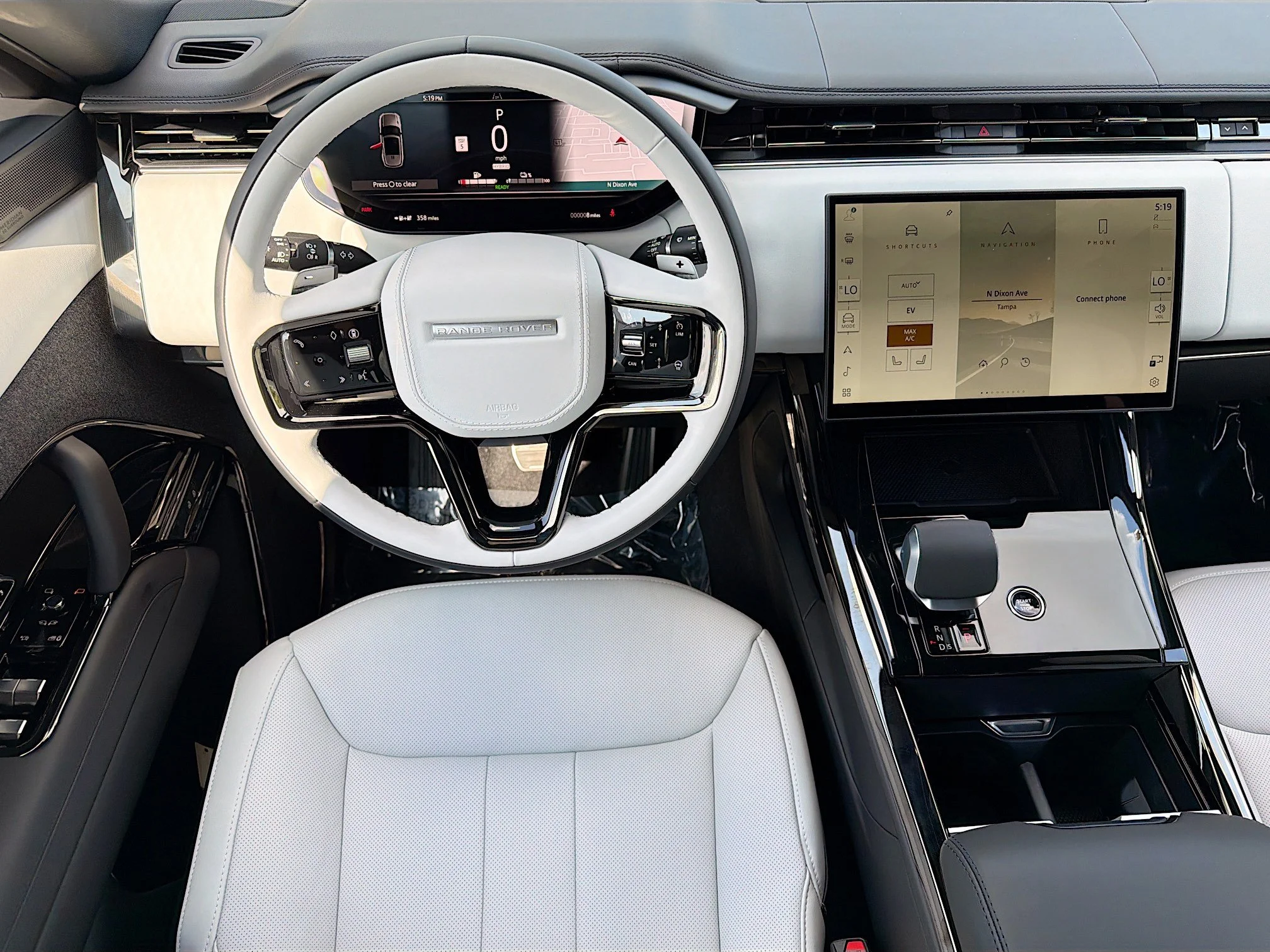 New 2026 Borasco Grey Metallic Land Rover Dynamic SE image 18