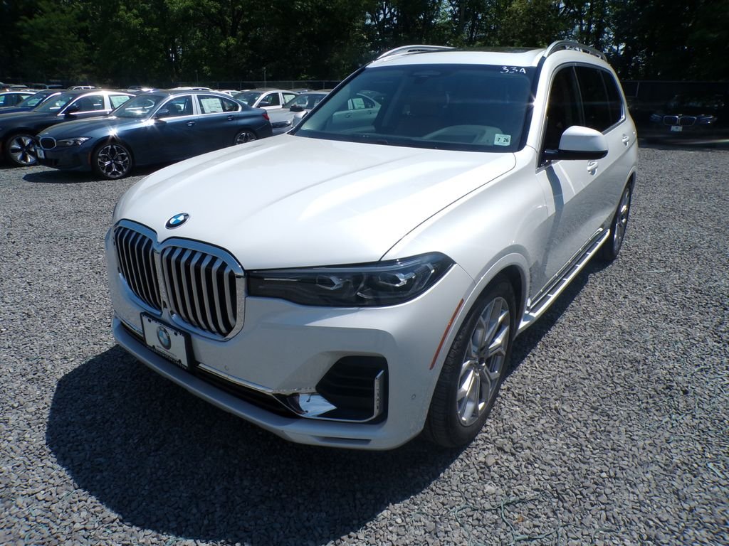 2021 BMW X7 xDrive40i's photo