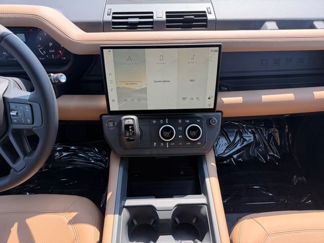 New 2026 Santorini Black Land Rover S image 15