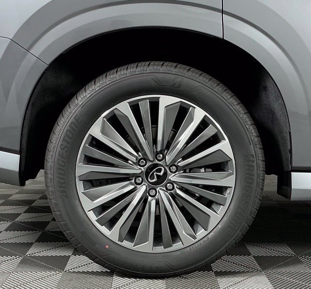 New 2027 Silver INFINITI LUXE image 8
