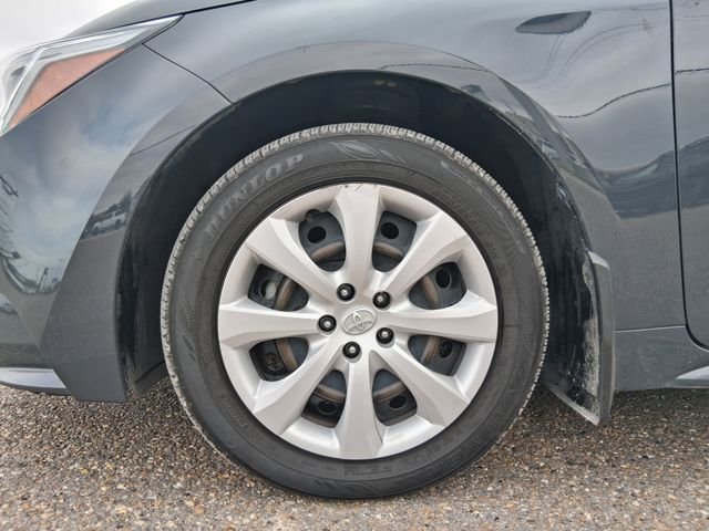 Used 2024  Toyota LE image 17