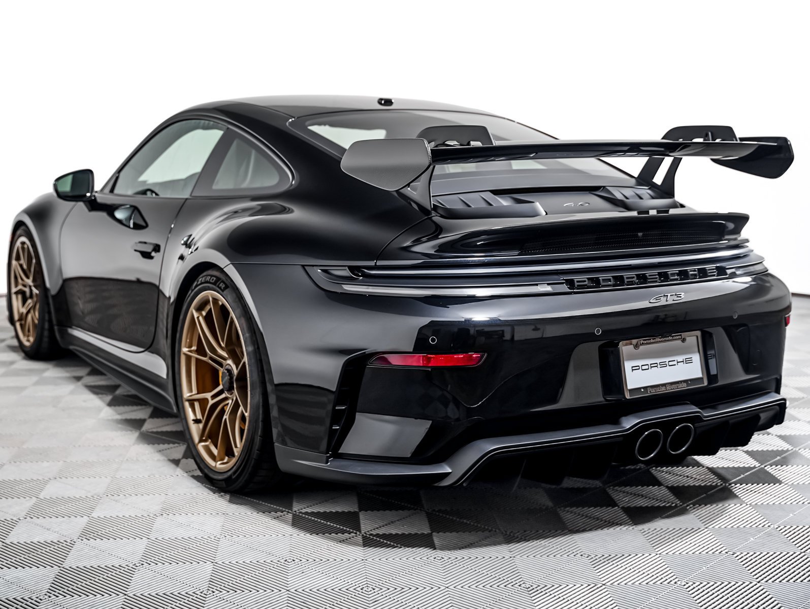 New 2026 JET BLACK MET Porsche GT3 image 3