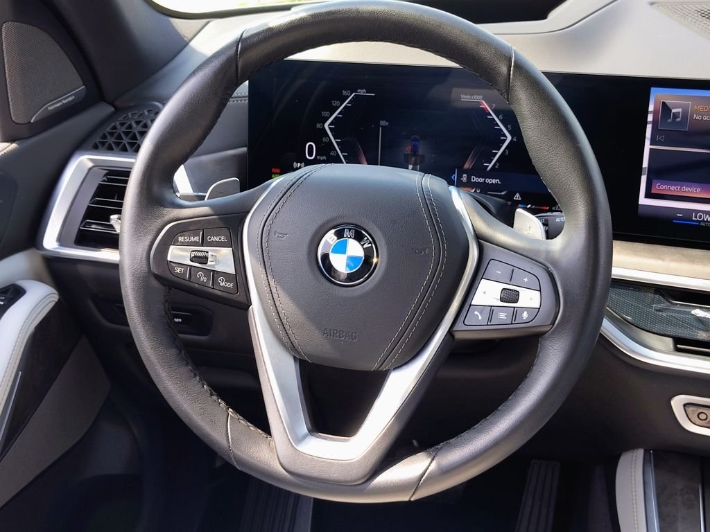 Used 2026 Black BMW xDrive40i image 39