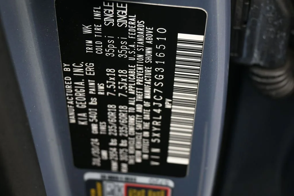 Used 2025 Silver Kia S image 17