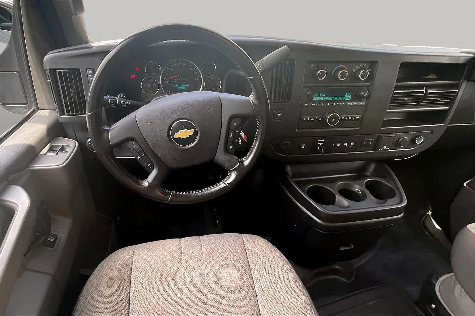 Used 2021 Summit White Chevrolet  image 6