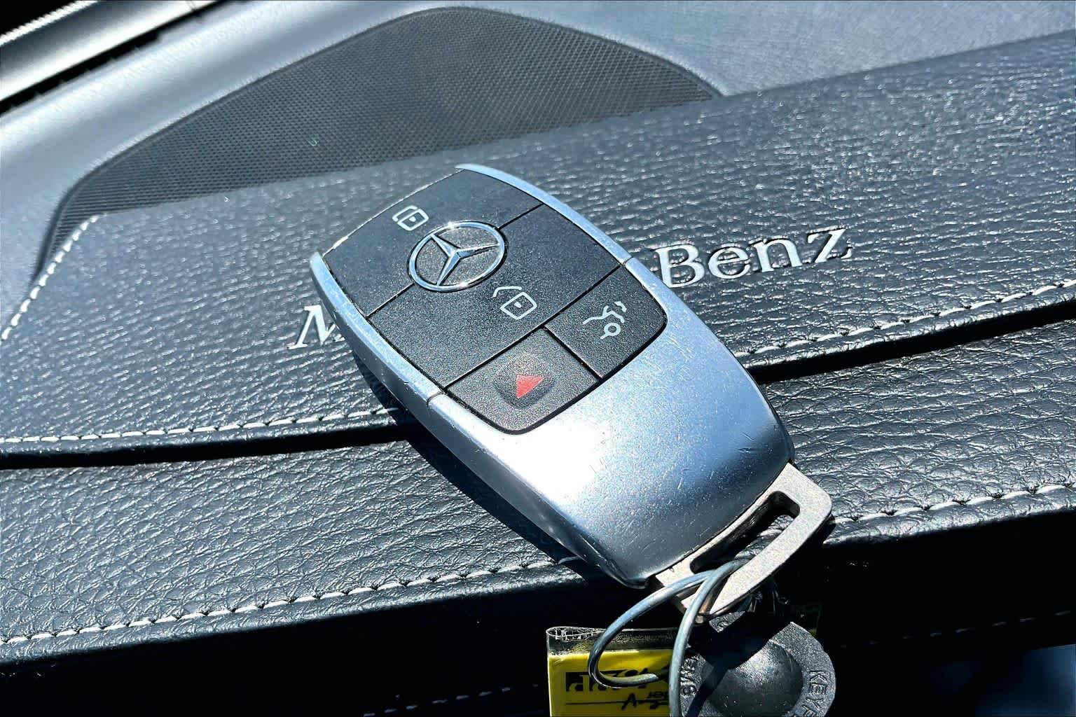 Used 2021 Black Mercedes-Benz GLC 300 image 15