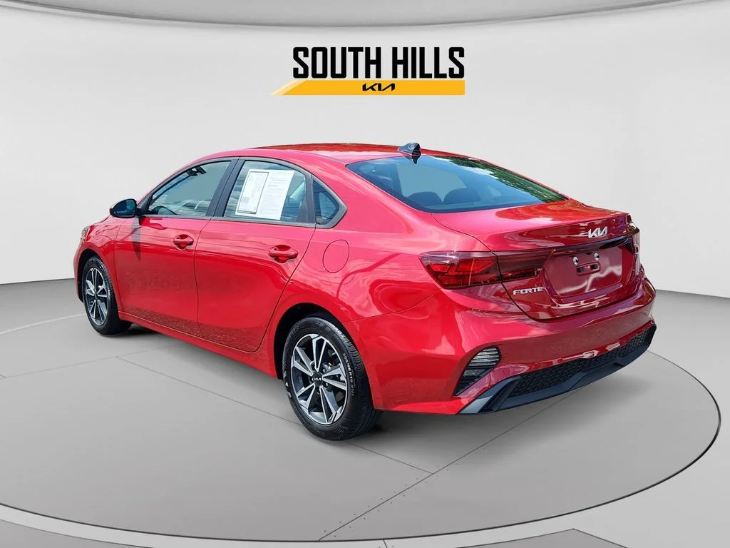 Used 2024 Red Kia LXS image 3