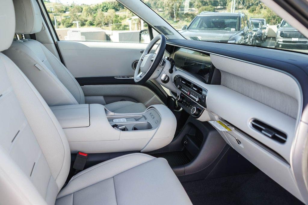 New 2026 Silver Hyundai Calligraphy AWD image 19