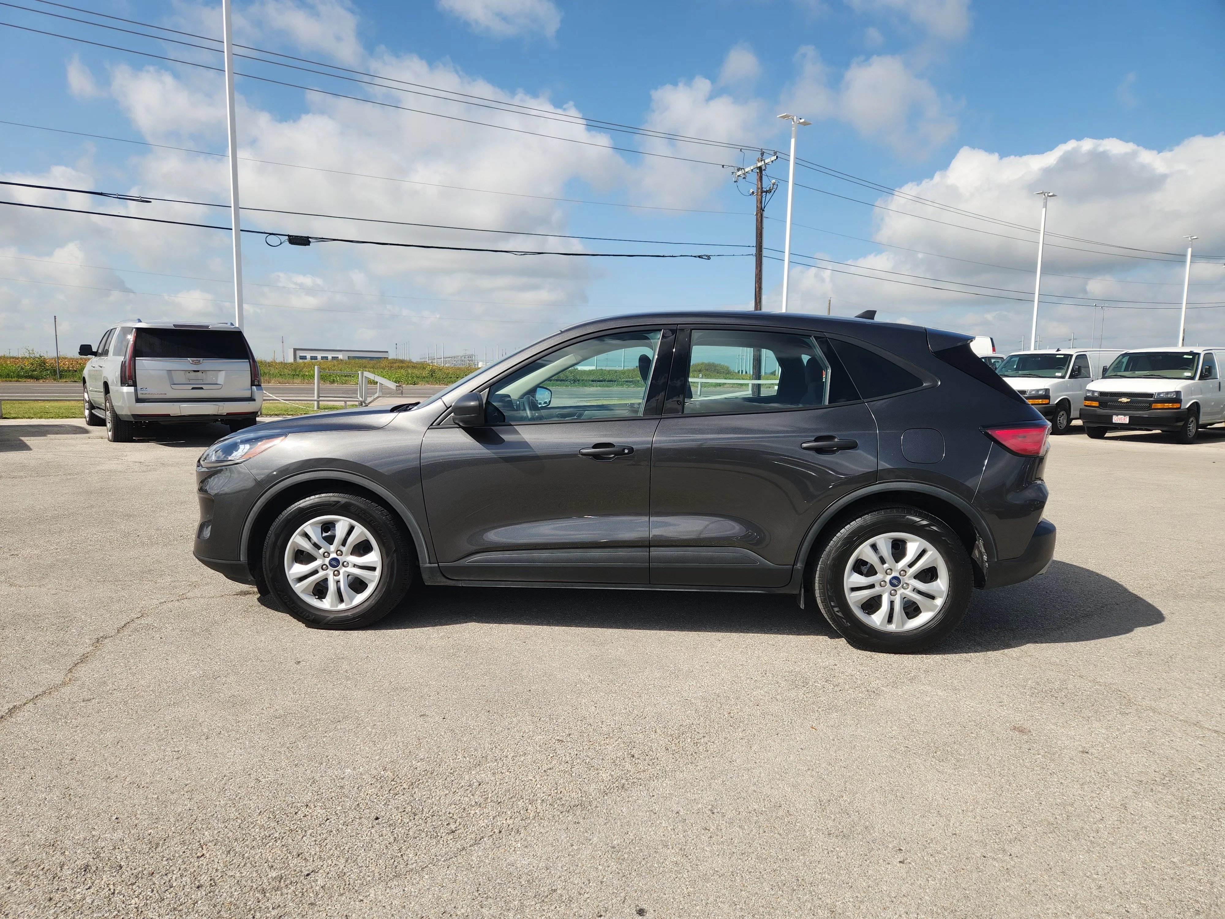 Used 2020  Ford S image 4