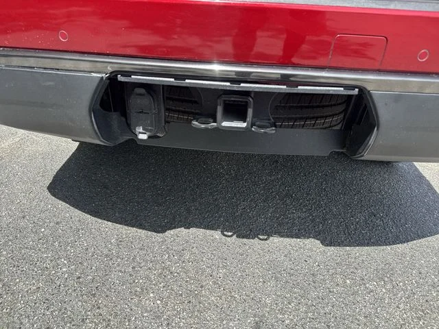 Used 2022 Red Chevrolet Z71 image 16