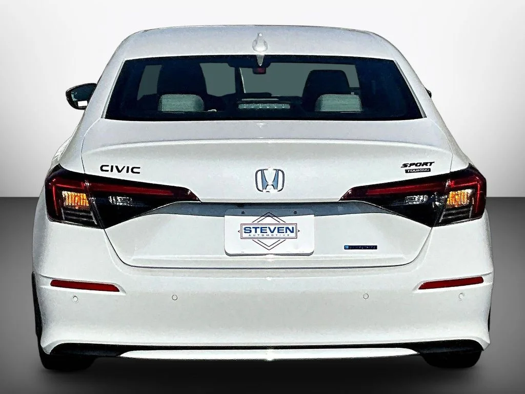 New 2026 Platinum White Pearl Honda 2WD Sport Touring Hybrid image 5