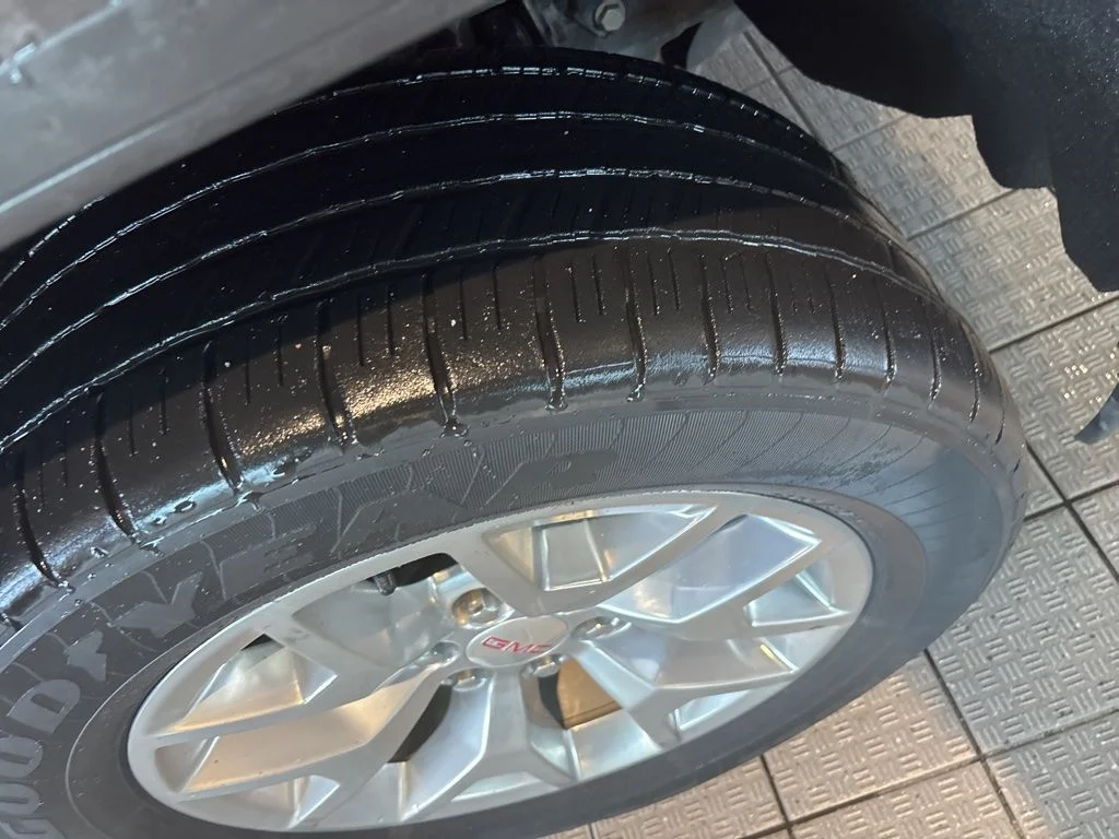 Used 2018 Red GMC SLT image 6
