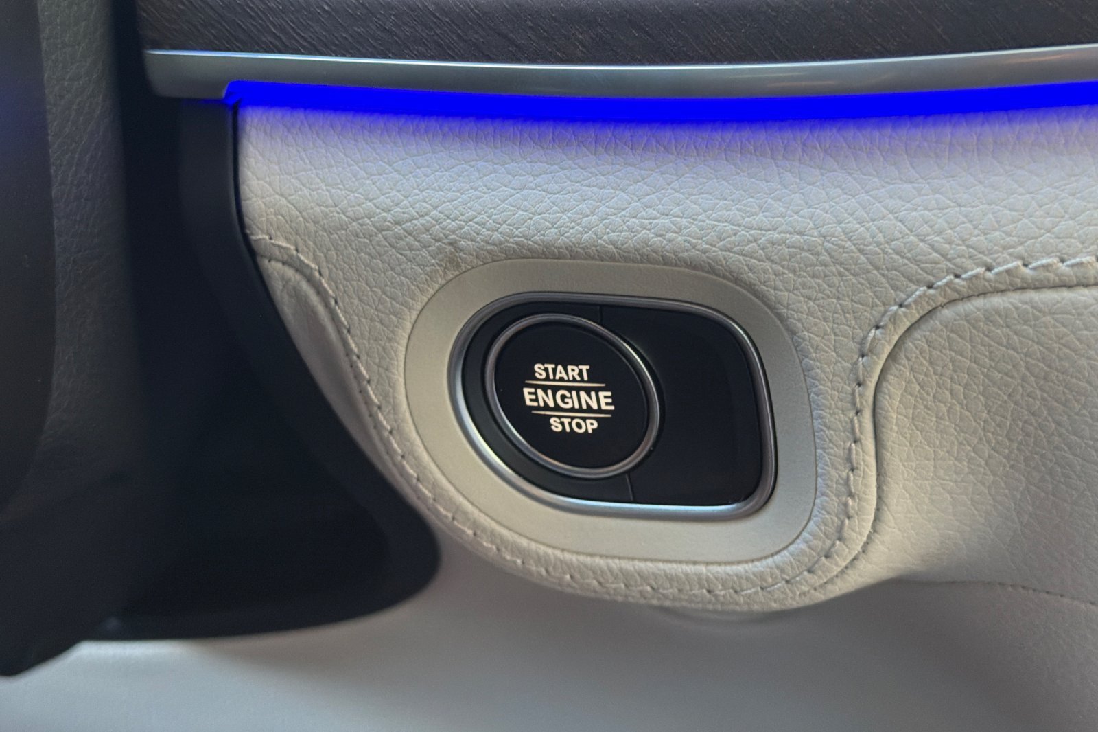 New 2027 Polar White Mercedes-Benz AMG® GLE 53e image 20