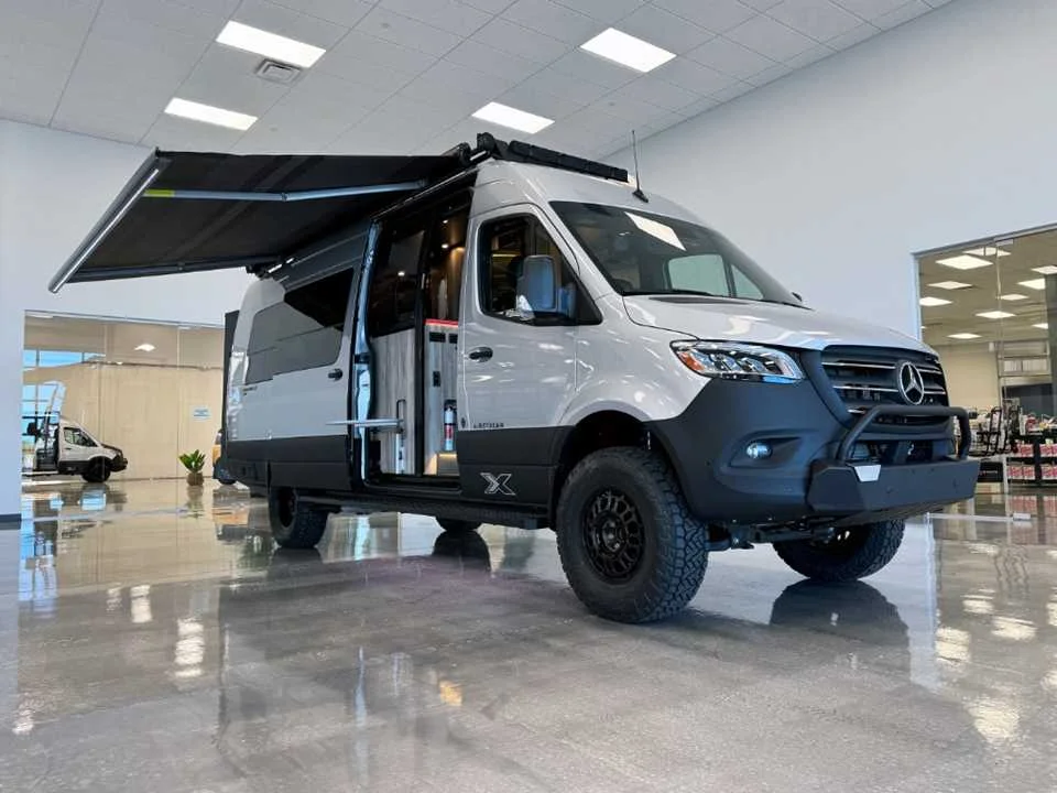 Used 2024 SILVER AIRSTREAM  image 14