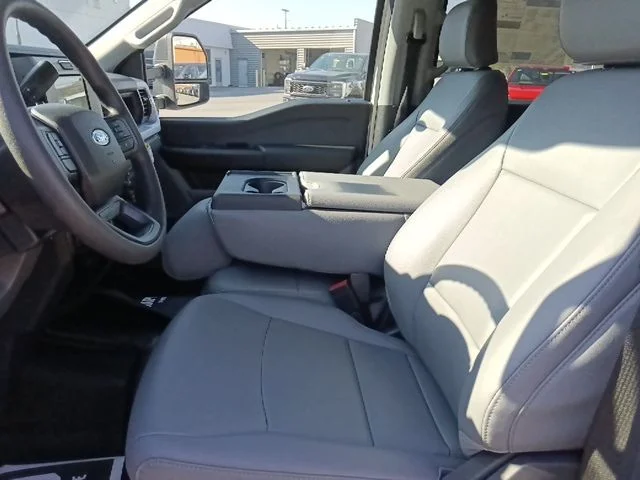 New 2026 Oxford White Ford F-350® XL image 15