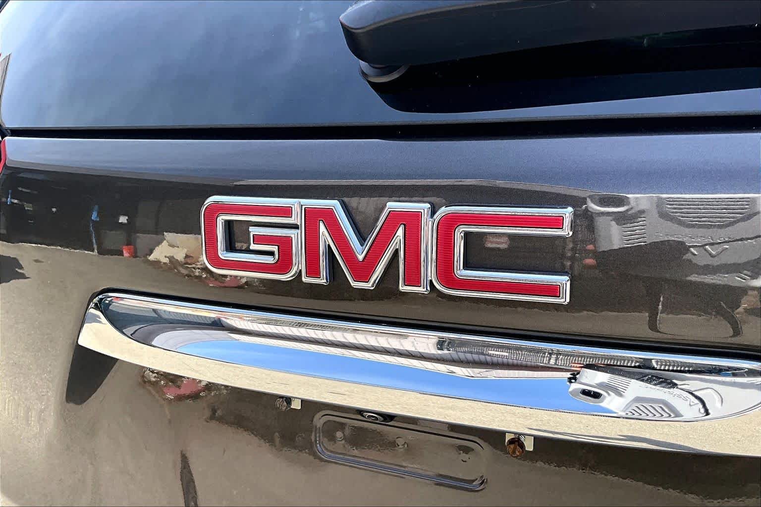 Used 2020 Smokey Quartz Metallic GMC SLT image 10