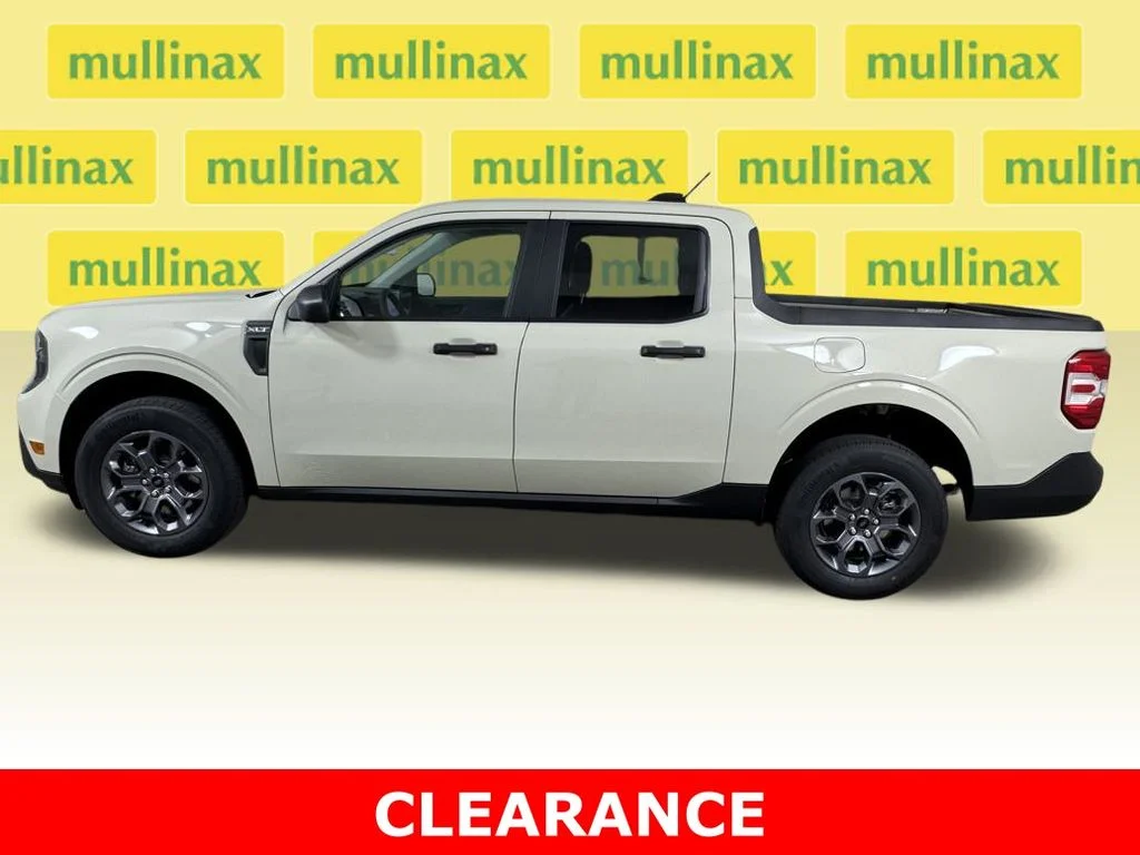 New 2025 Beige Ford XLT image 2