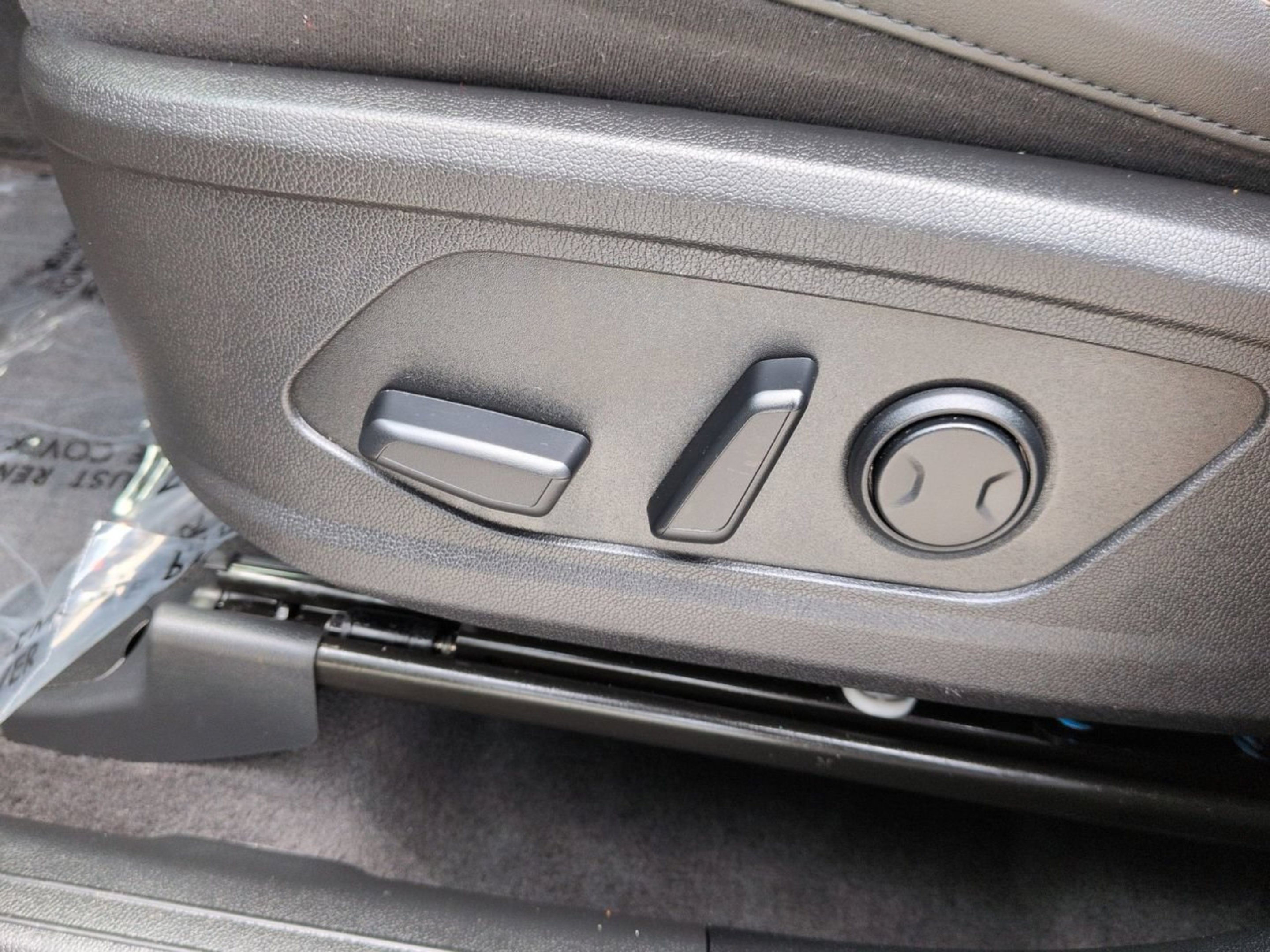 Certified Used 2025 Wolf Gray Kia S image 24